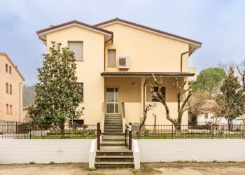 Three-room apartment Borgo Tossignano - photo 1