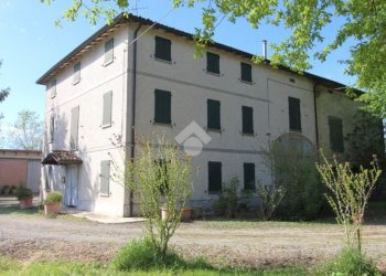 Casa indipendente Via mazzini, Cadelbosco di Sopra - foto 1