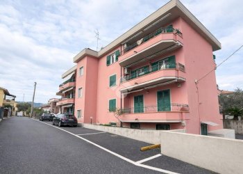 Three-room apartment Via Cisa Sud, Santo Stefano di Magra - photo 3