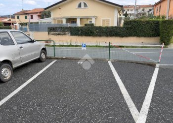 Three-room apartment Via Cisa Sud, Santo Stefano di Magra - photo 9