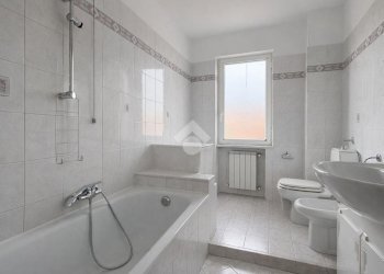 Three-room apartment Via Cisa Sud, Santo Stefano di Magra - photo 16
