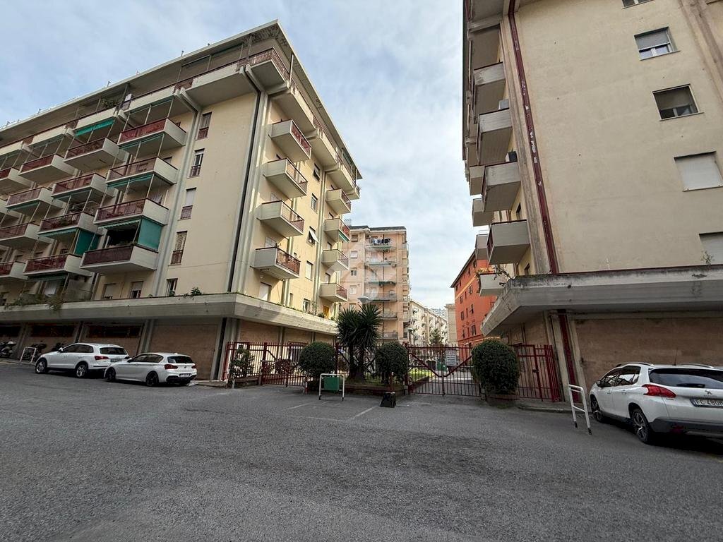 Posto Auto Via Chiaravagna, Genova (zona Sestri Ponente) - foto 1