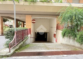 Posto Auto Via Chiaravagna, Genova (zona Sestri Ponente) - foto 2
