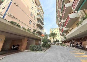 Posto Auto Via Chiaravagna, Genova (zona Sestri Ponente) - foto 13