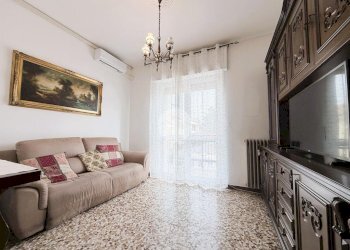 Three-room apartment Via Silvio Pellico, Corbetta - photo 1