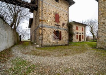 Rustico Str. Beato Cardinal Ferrari, Palanzano - foto 8