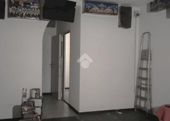 Shop via canevari, Genova (neighborhood Marassi) - photo 3