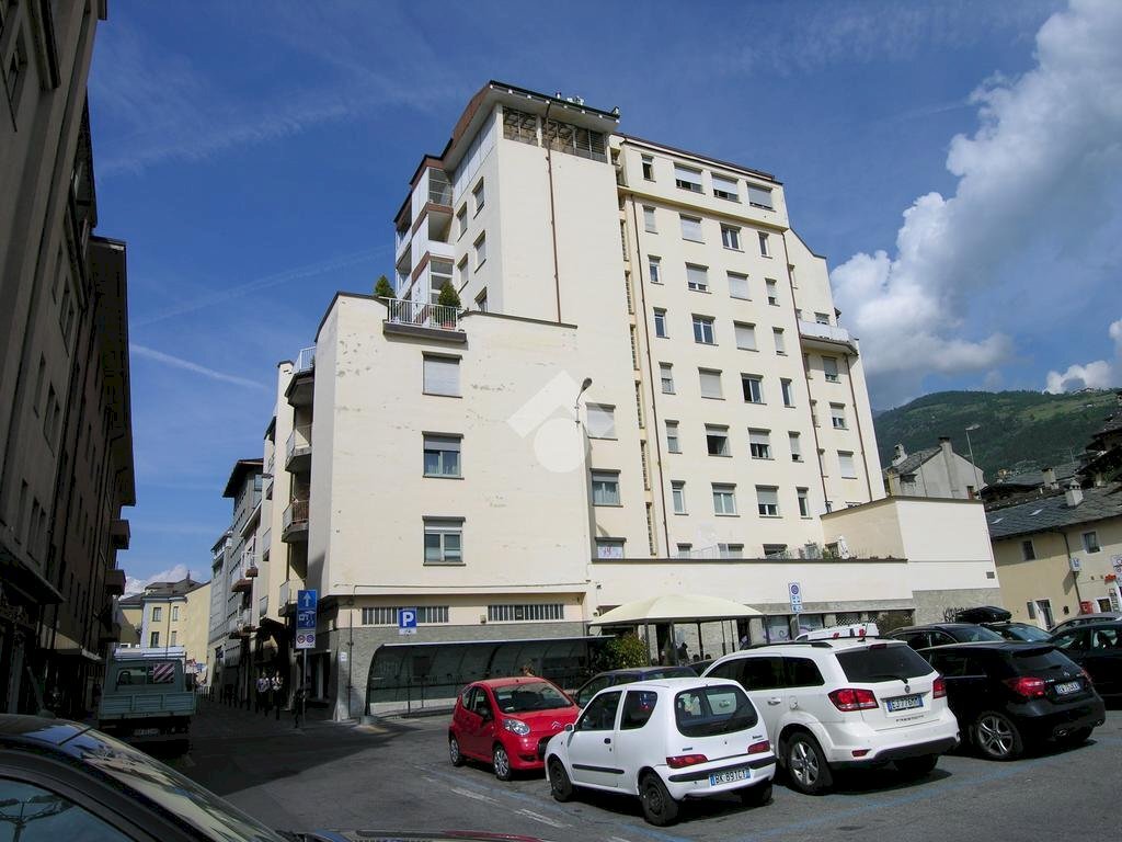 Four-room apartment Via Carlo Promis, Aosta - photo 1