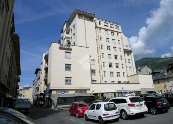 Four-room apartment Via Carlo Promis, Aosta - photo 1