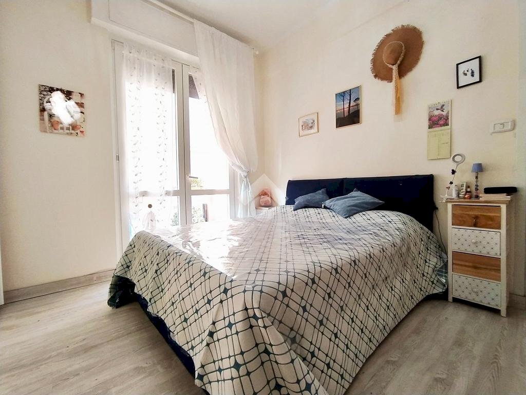 Four-room apartment Via Volturno, Genova (neighborhood Foce) - photo 1