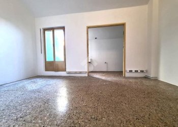 Two-room apartment Via Sant'Ambrogio, Parabiago - photo 5