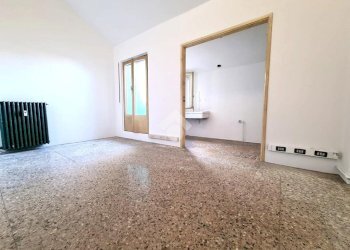 Two-room apartment Via Sant'Ambrogio, Parabiago - photo 8