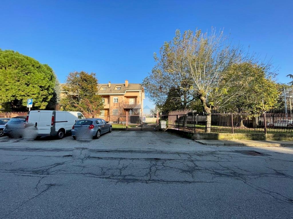 Four-room apartment Via Oberdan, Magenta - photo 1