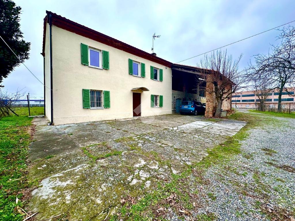 Casa indipendente Strada Provinciale 211 Per Pozzolo Formigaro, Tortona - foto 1