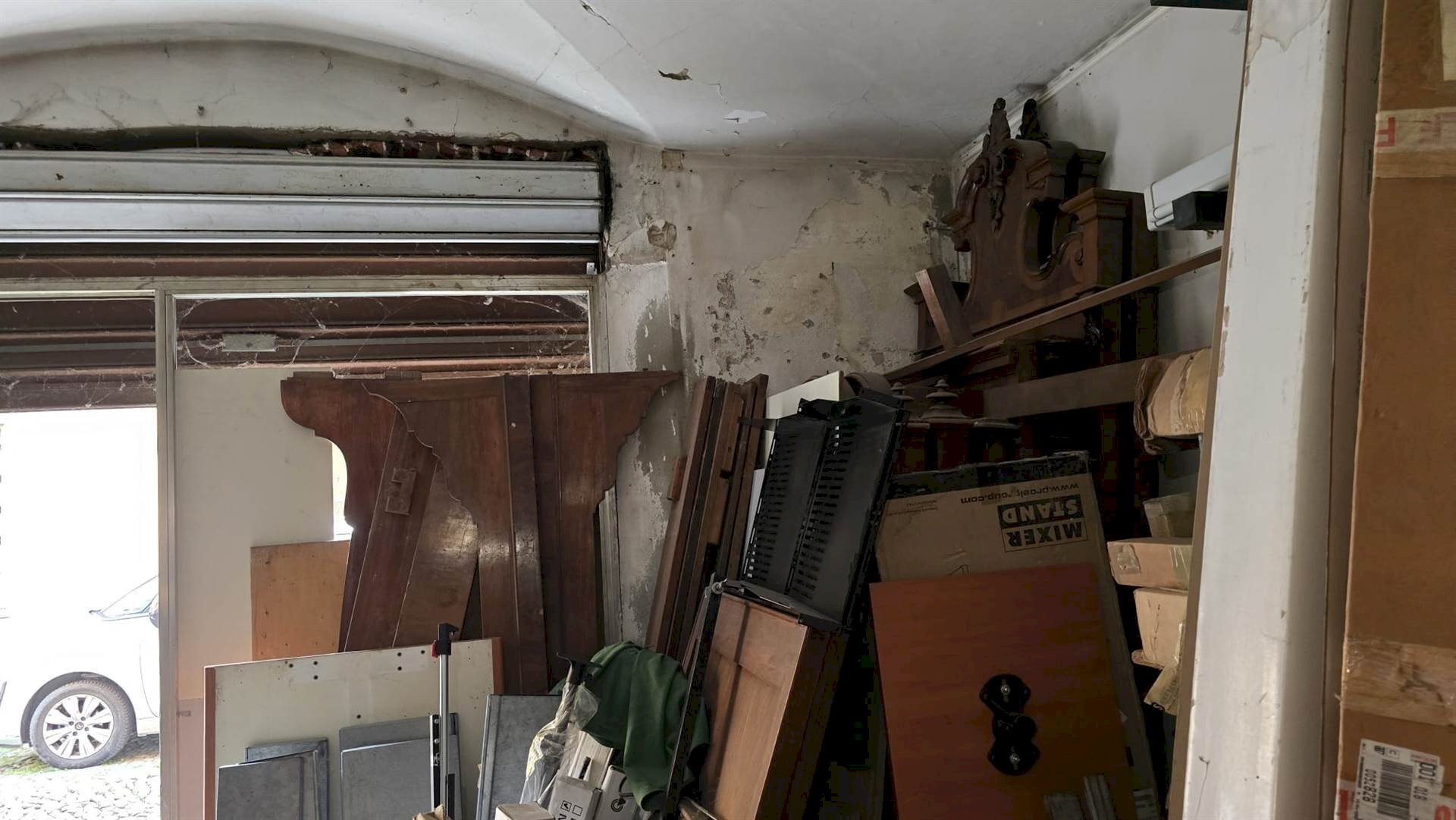 Shop Via San Martino 36, Modena (neighborhood Circoscrizione 1) - photo 1