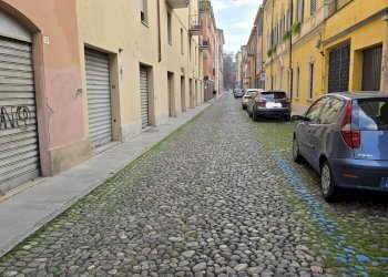 Shop Via San Martino 36, Modena (neighborhood Circoscrizione 1) - photo 3