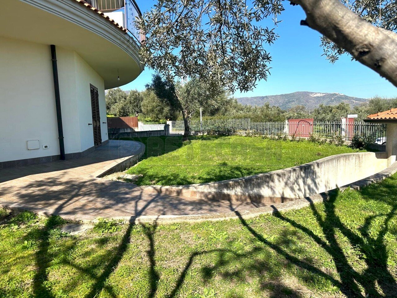 e901c4b4-b37d-46cd-814f-ef7b1f5aec59.jpg - Villa via della pace  1, Soverato - foto 3