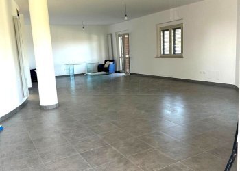 1d142704-cb41-4dba-92ad-3c4c9af0ee42.jpg - Villa via della pace  1, Soverato - foto 18