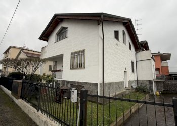 IMG_E5257.JPG - Appartamento Via Torino, Collecchio - foto 3