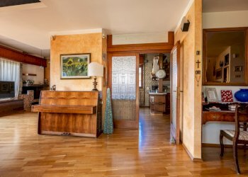 VILLA PADRONALE di carattere moderno (16).jpg - Villa Via dei Pellegrini, Lucca - foto 4