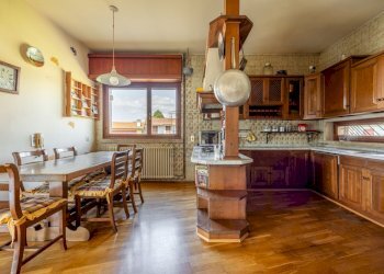 VILLA PADRONALE di carattere moderno (26).jpg - Villa Via dei Pellegrini, Lucca - foto 9