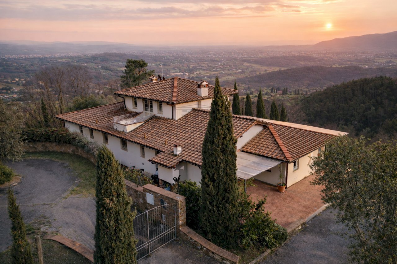 Vendesi Villa con vista spettacolare Colline Lucca - Villa Via della Chiesa X 466, Lucca - foto 3