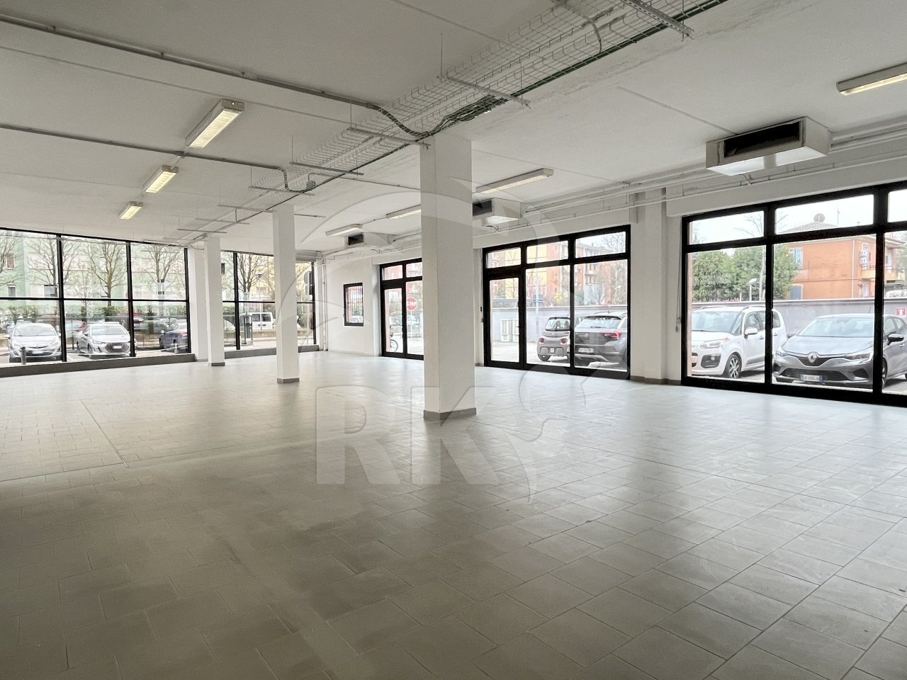 IMG_9628.JPG - Laboratorio via gobetti 52, Bologna (zona Bolognina) - foto 1