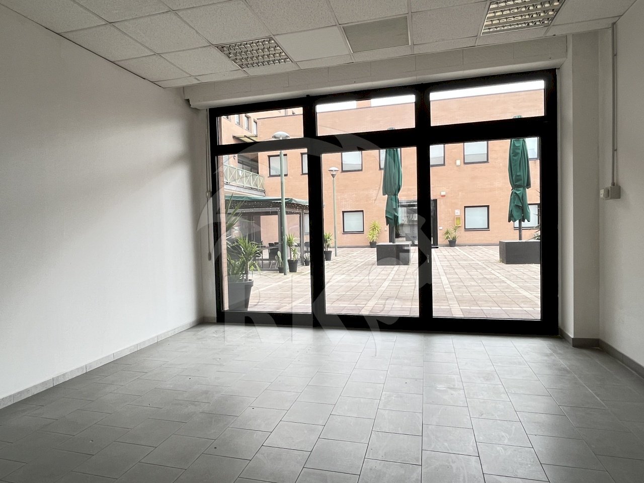 IMG_9629.JPG - Laboratorio via gobetti 52, Bologna (zona Bolognina) - foto 2