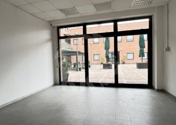 IMG_9629.JPG - Laboratorio via gobetti 52, Bologna (zona Bolognina) - foto 2