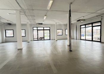 IMG_9609.JPG - Laboratorio via gobetti 52, Bologna (zona Bolognina) - foto 8