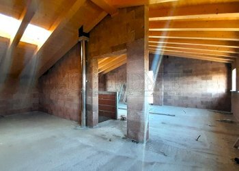 20241031_104551.jpg - Casa indipendente Campodoro - foto 1