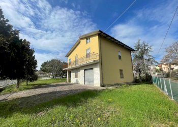 WhatsApp Image 2026-03-11 at 12.03.45 (4).jpeg - Porzione di casa Via Don Lorenzo Milani 4, Novafeltria - foto 1