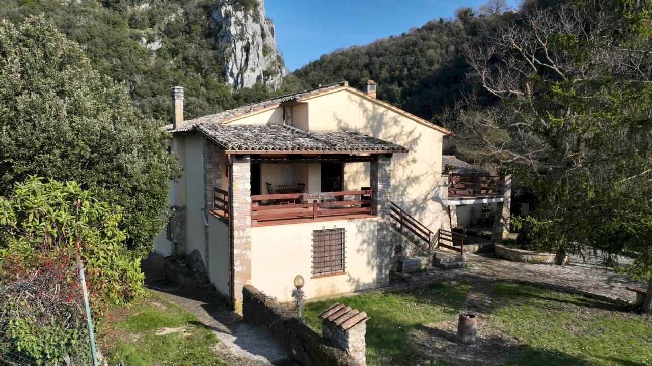 casale.JPG - Casale Via di Carnano 8, Montecchio - photo 1