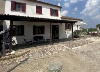 eb821d6d-7675-4e68-bf9f-ef92041dd02d.JPG - Villa Trifamiliare Adria - foto 6