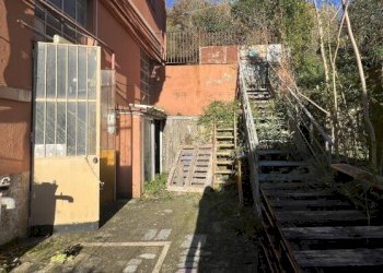 6.jpg - Locale Commerciale Via alla Chiesa di San Giorgio di Bavari 11 R, Genova (zona San Desiderio) - foto 5