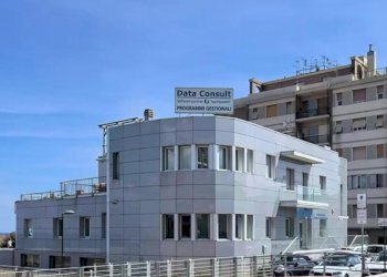 WhatsApp Image 2025-12-11 at 16.47.20.jpeg - Office Strada Statale 1 3, Vado Ligure - photo 1