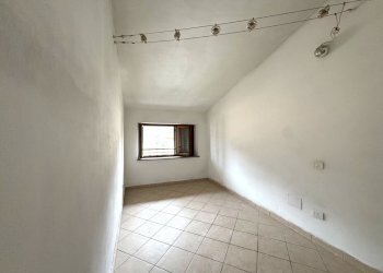 camera da letto - Trilocale Via Morandaccio, Vernio - foto 13