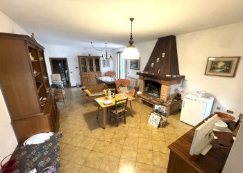 sala pranzo - Villa Strada Vicinale la Saccia Castagneta, Vernio - foto 18