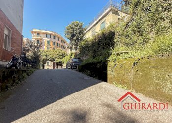 2.0 ACCESSO.jpg - Posto Auto Via San Tomaso d'Aquino, Genova (zona Sestri Ponente) - foto 4