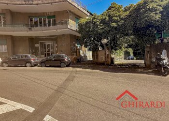 2.5 ACCESSO.jpg - Posto Auto Via San Tomaso d'Aquino, Genova (zona Sestri Ponente) - foto 9