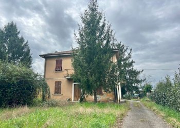 466605fa-2790-46ad-b615-480617896e09.jpg - Casa indipendente Sarzana - foto 5