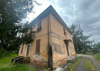 7f531a43-c98d-4b9c-bb72-4e49887dfaae.jpg - Casa indipendente Sarzana - foto 9