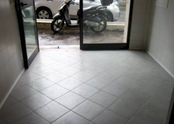 P1000094.JPG - Commercial Premises Via Raffaele Paolucci, Roma - photo 1