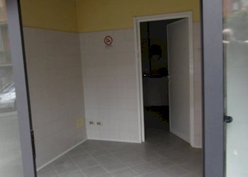 P1000092.JPG - Commercial Premises Via Raffaele Paolucci, Roma - photo 2