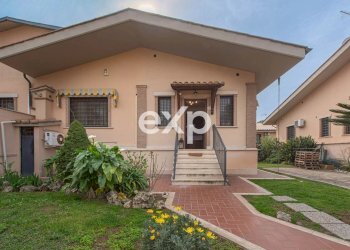 Villa Via Franco Alfano, Roma - foto 1