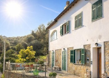 Villa Via Monsignor Bartolomeo Tornatore, Dolceacqua - photo 1