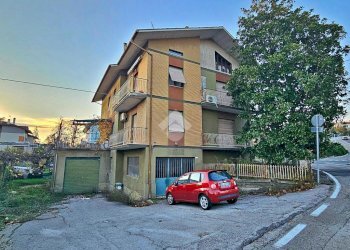 Villa Via Monte Giano, Pesaro - photo 1