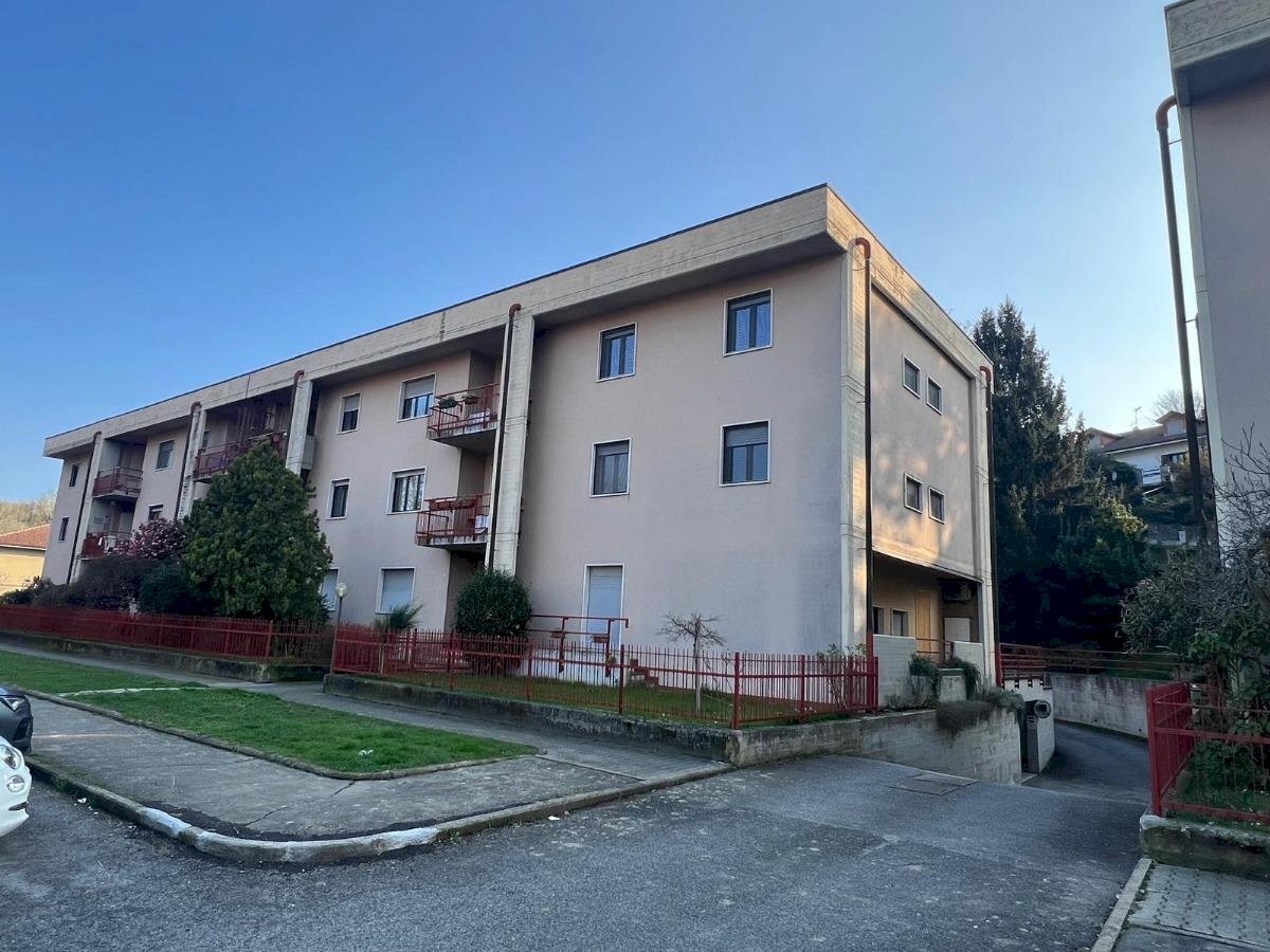 Three-room apartment Banchette - photo 1