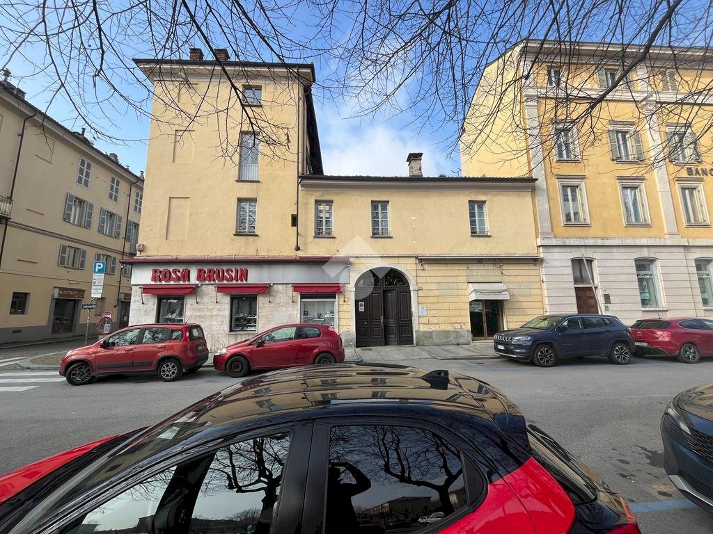 Negozio Piazza Vittorio Veneto, Pinerolo - foto 1