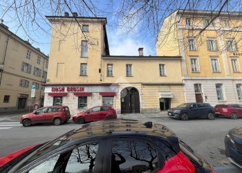 Negozio Piazza Vittorio Veneto, Pinerolo - foto 1